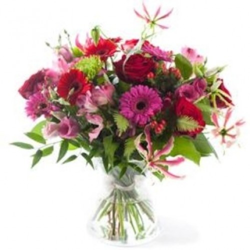 Charming pink / red bouquet, excl. vase